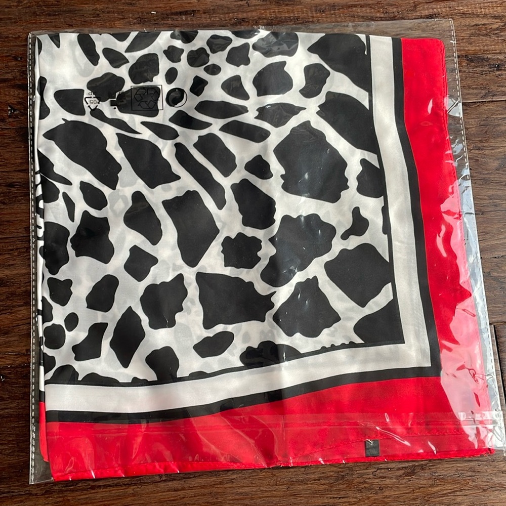 Elise French style pattern scarf multi-functional - Picture 2 of 2